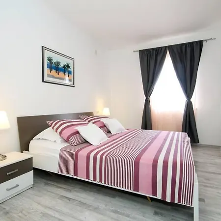 Apartment Buki **** *