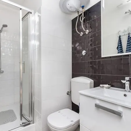 Buki **** Lejlighed *